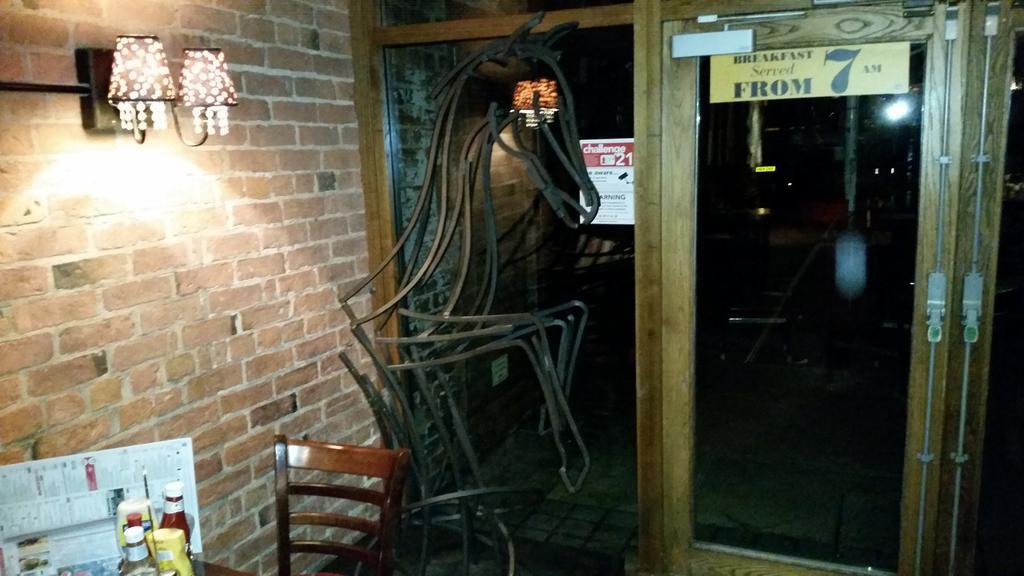 The Three Tuns Hotel Wetherspoon Thirsk Exterior photo